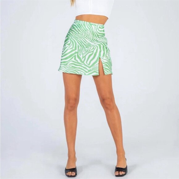 NEW! Princess Polly Clueless Mini Skirt Zebra Print Stretch Green SZ 2 - Picture 3 of 13